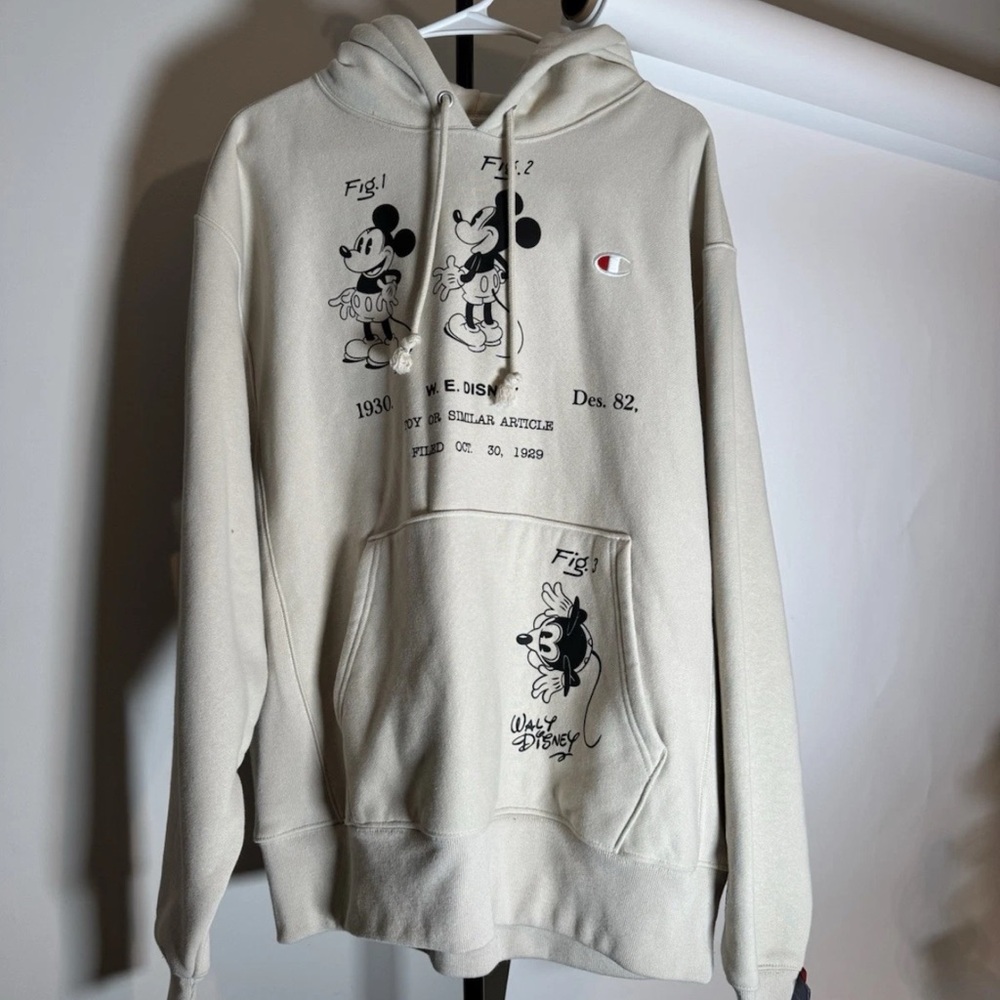 Champion Disney's Mickey & Friends Hoodie Size Medium